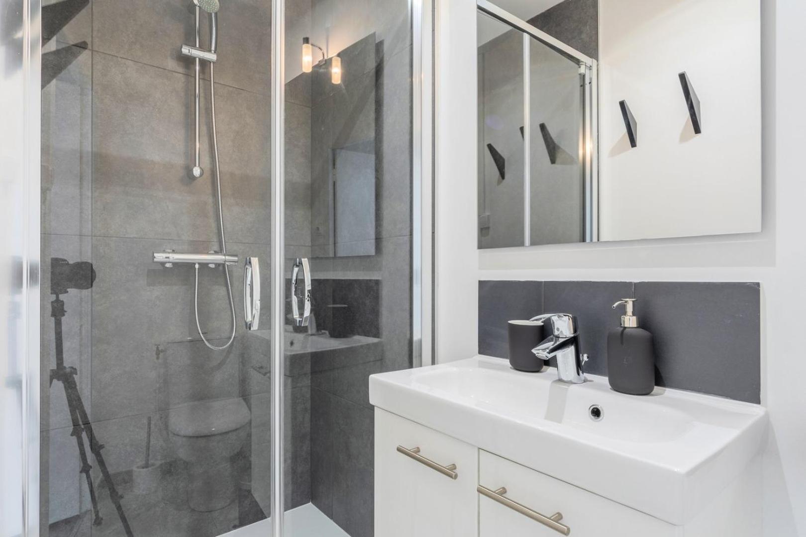Bright 3-Bedroom 2-Bathroom Flat Лілль Екстер'єр фото